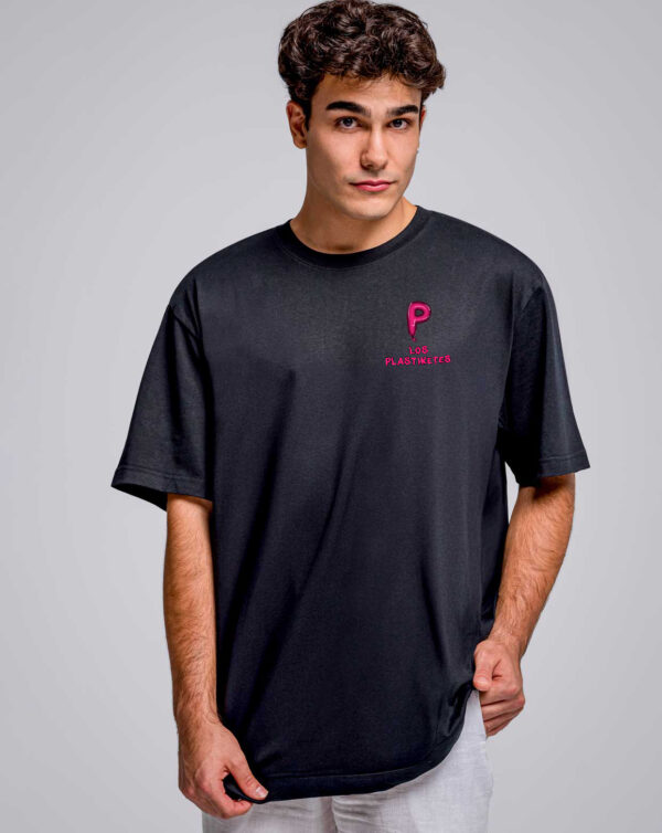 Camiseta OVERSIZE negra de "LOS PLASTIKETES"